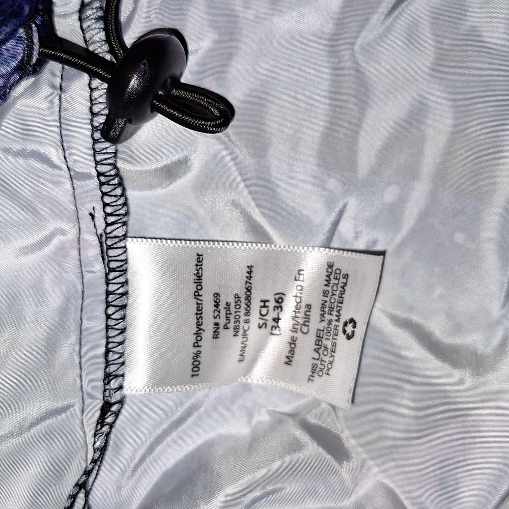 ๐ Wind breaker with night sky galaxy pattern. Like new. Mens size small. - Picture 9 of 14